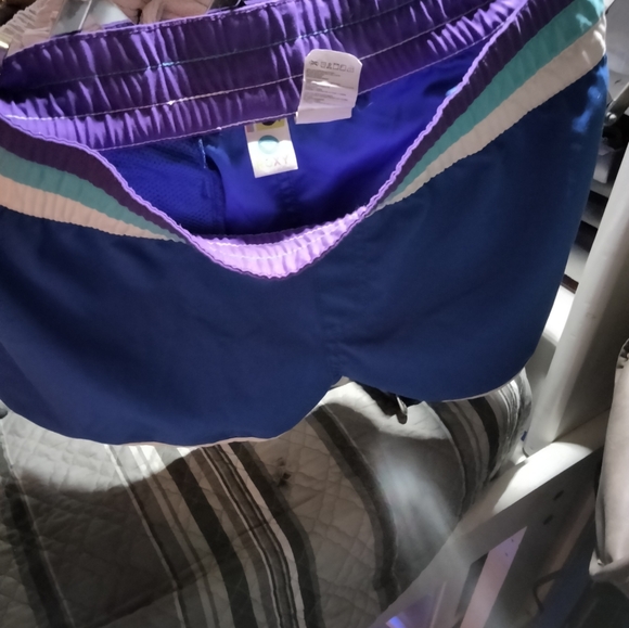 Roxy size9 shorts - Picture 3 of 4